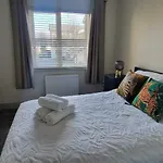 Refurbed Modern & Stylish 3Bd - Garden Pets Ok