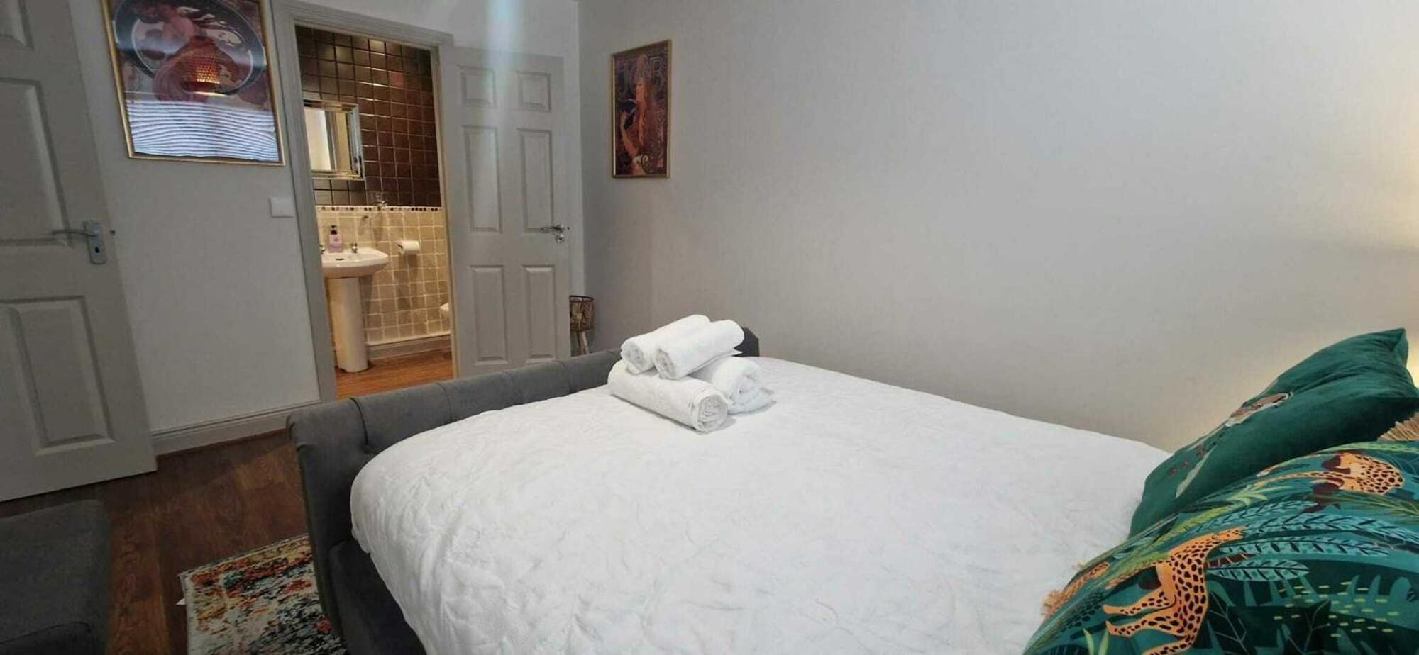 Holiday home Refurbed Modern & Stylish 3bd - Garden Pets Ok *