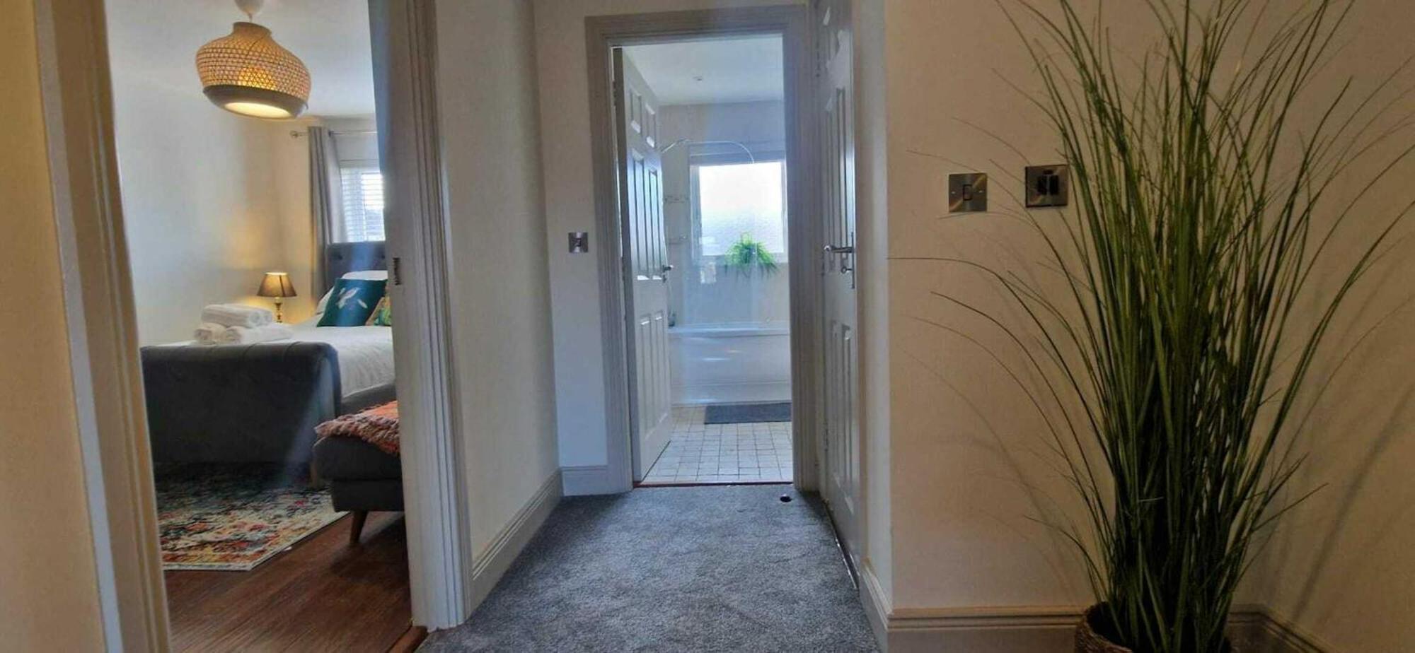 Refurbed Modern & Stylish 3bd - Garden Pets Ok Holiday home *