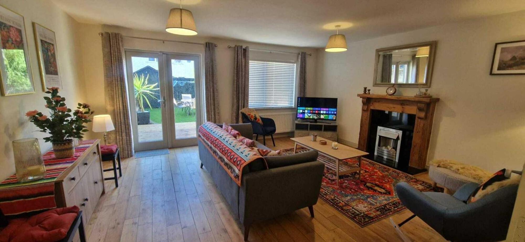 Refurbed Modern & Stylish 3bd - Garden Pets Ok Holiday home Dublin