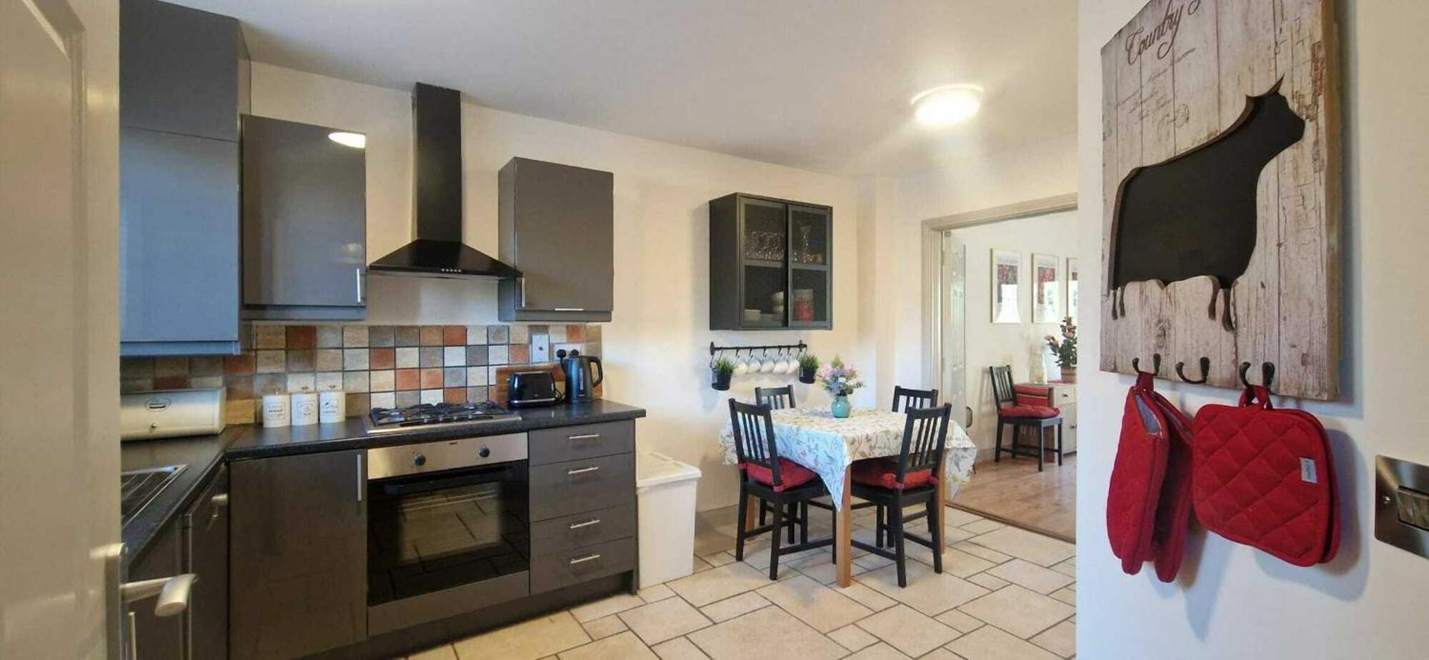 Refurbed Modern & Stylish 3bd - Garden Pets Ok * Dublin